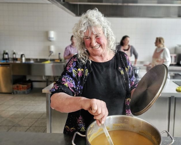 Van koffie tot cursussen: alles wat je wilt weten over buurthuizen in ...