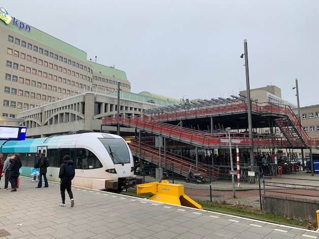 Fietsflat naast station Groningen verdwijnt: hier moet je voortaan je ...