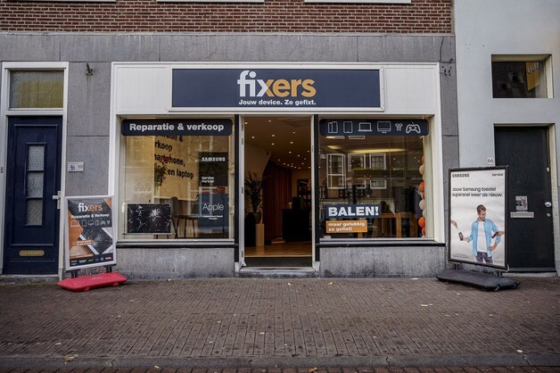 Zohra van Fixers repareert elektronica: 'Het is echt voordeliger dan ...