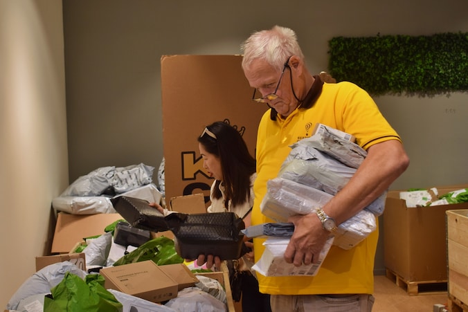 Retourdepot bij Oetelhal, Cypresstraat 28 (De Herven)