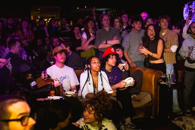 Hier in Tilburg is een Mario Kart-toernooi met livemuziek en dj’s ...