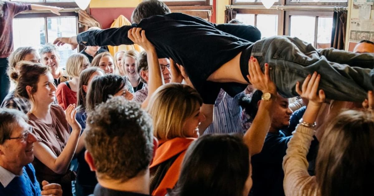 Doen! Tijdens het Café Theater Festival in Arnhem kijk je voorstellingen in de kroeg