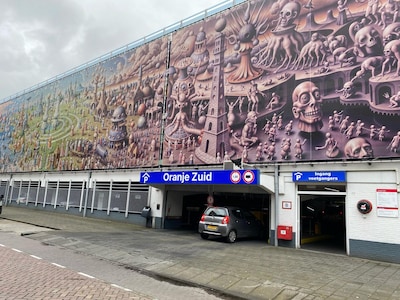 Aha! In dit tv-programma ontdek je het verhaal van kunstwerk Speculum Reversion in Breda