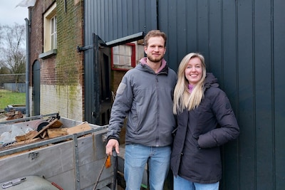 Eline en Jens bouwen historische stoeterij in Arnhem om tot droomhuis: ‘Soms wisselen hakken en jank
