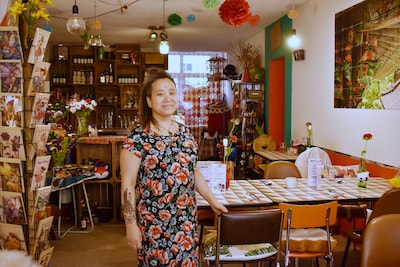 Janneke verwelkomt al 10 jaar Rotterdammers in haar Zuid-Koreaanse restaurant: ‘Dit is mijn tweede t