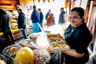 Van dadels tot decoratie: hier haal je alles voor de ramadan in Leiden