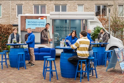Busje komt zo! Op deze dag staat de Belastingdienstbus in Groningen