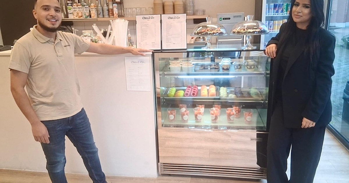 Yassir runt met zijn familie koffiezaak op De Eglantier: 'Het liep meteen storm'