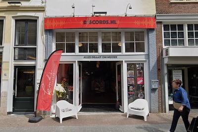 Vet! De band Son Mieux geeft een gratis concert in deze Nijmeegse platenzaak